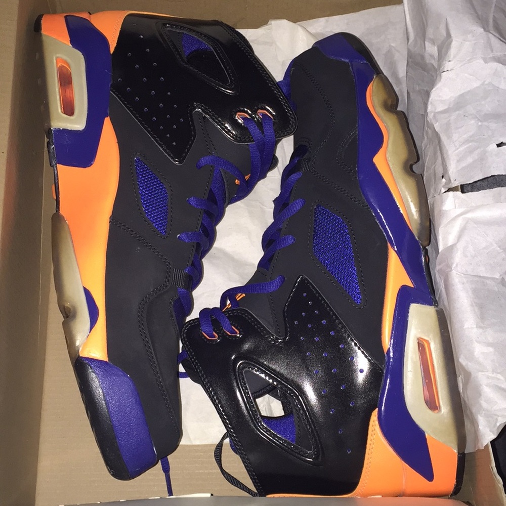 Men’s 9 1/2 royal blue and orange Jordan flight